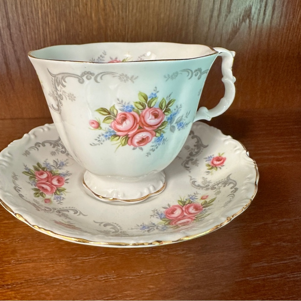 Royal Albert teacup and saucer. Very good condition. Tranquility pattern